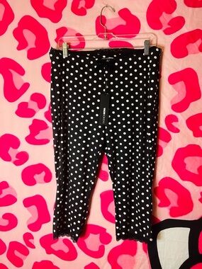 Fashion Nova Florentina Capri Leggings